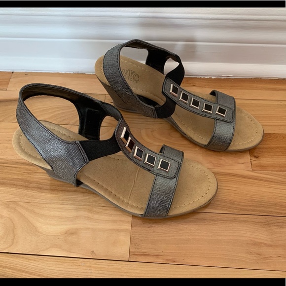 NYC Couture Sandal Heels - Picture 2 of 11